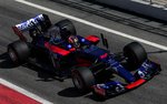 Kvyat-Toro-Rosso-STR12-F1-2017-test-Barcelona-Foto-XPB.jpg