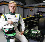 lotus-f1-signs-long-time-deal-with-cnn-17478_1.jpg