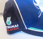 Villeneuve-Autographed-2005-Sauber-Petronas-Hat-Cap-_57 (2).jpg