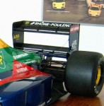 larrousse1989-1.jpg